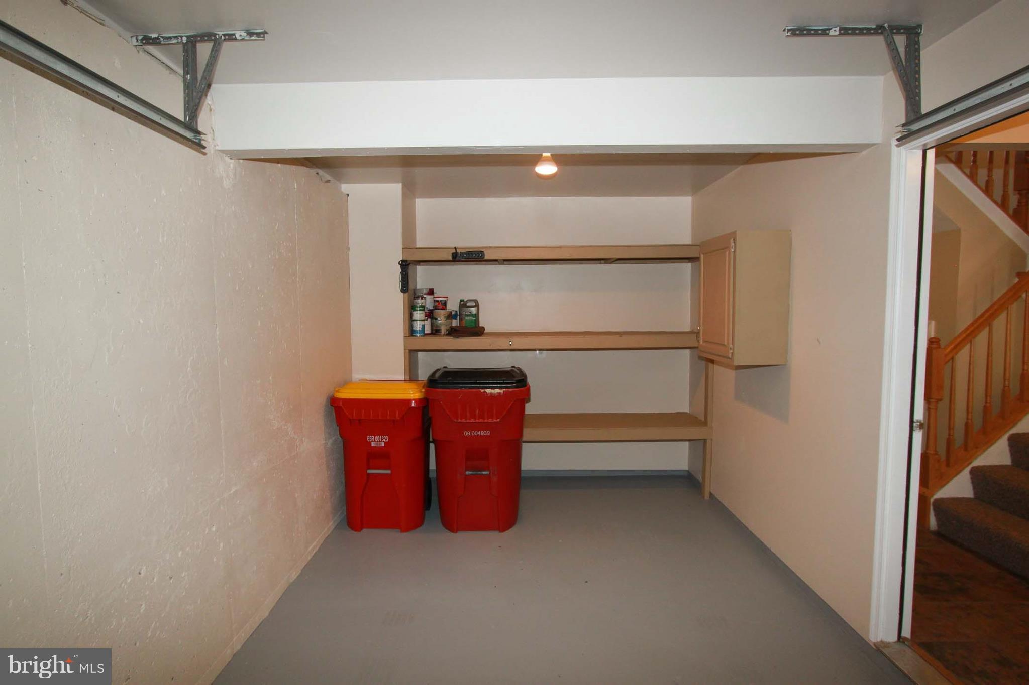 LAKELAND PLACE - Residential Lease