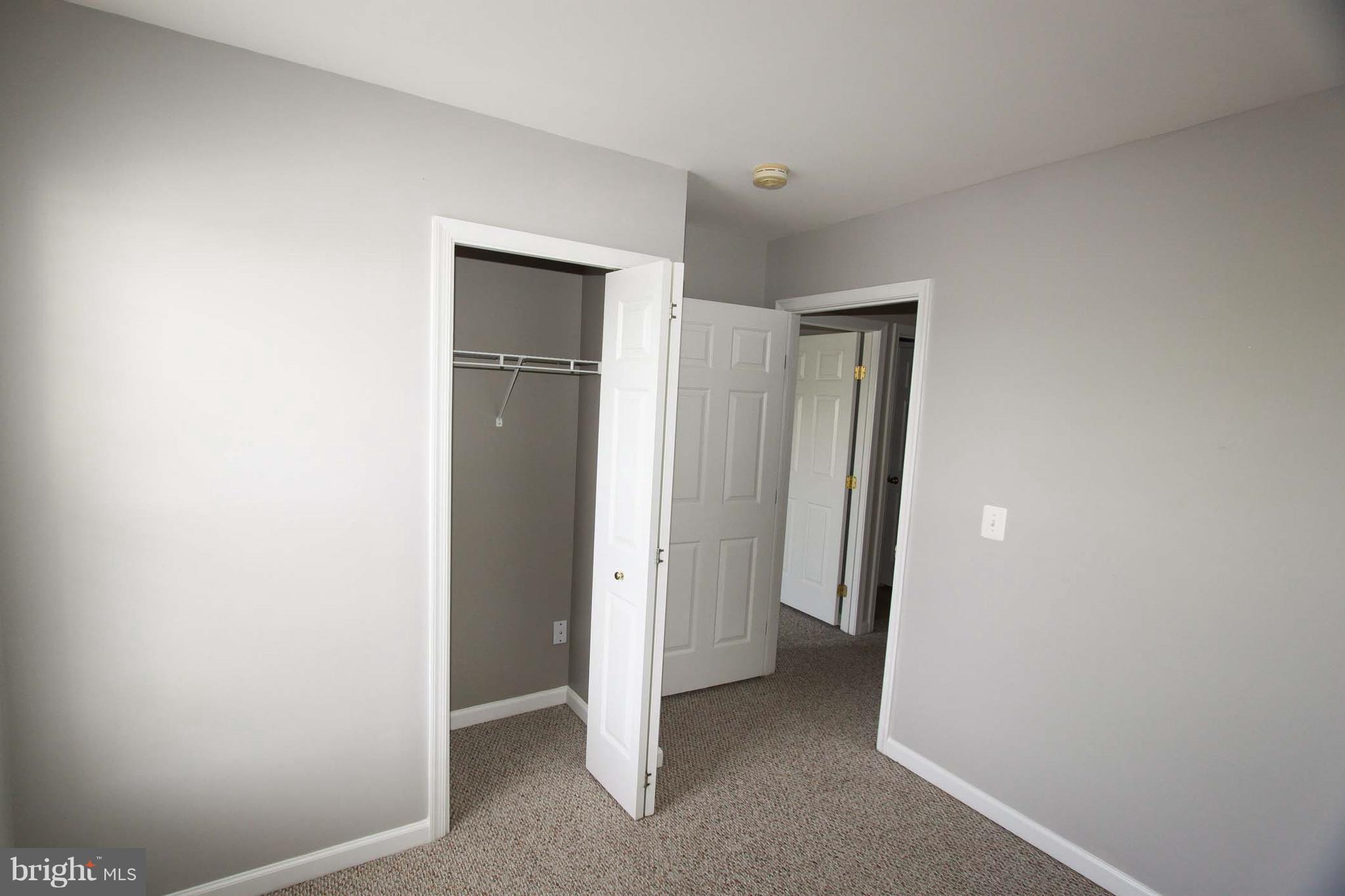 LAKELAND PLACE - Residential Lease