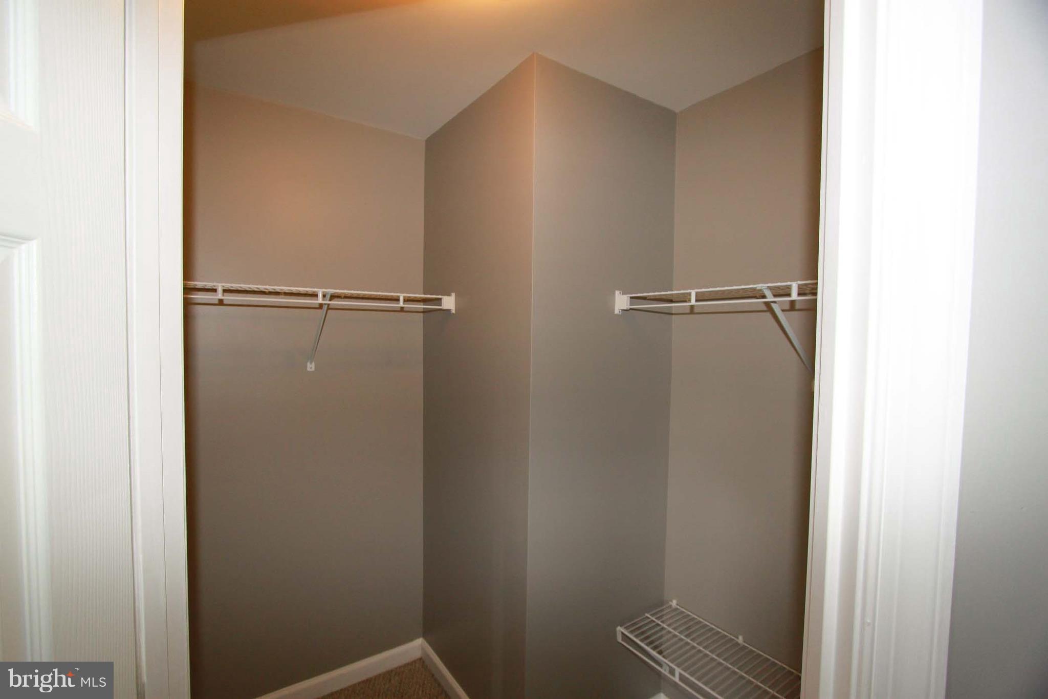 LAKELAND PLACE - Residential Lease