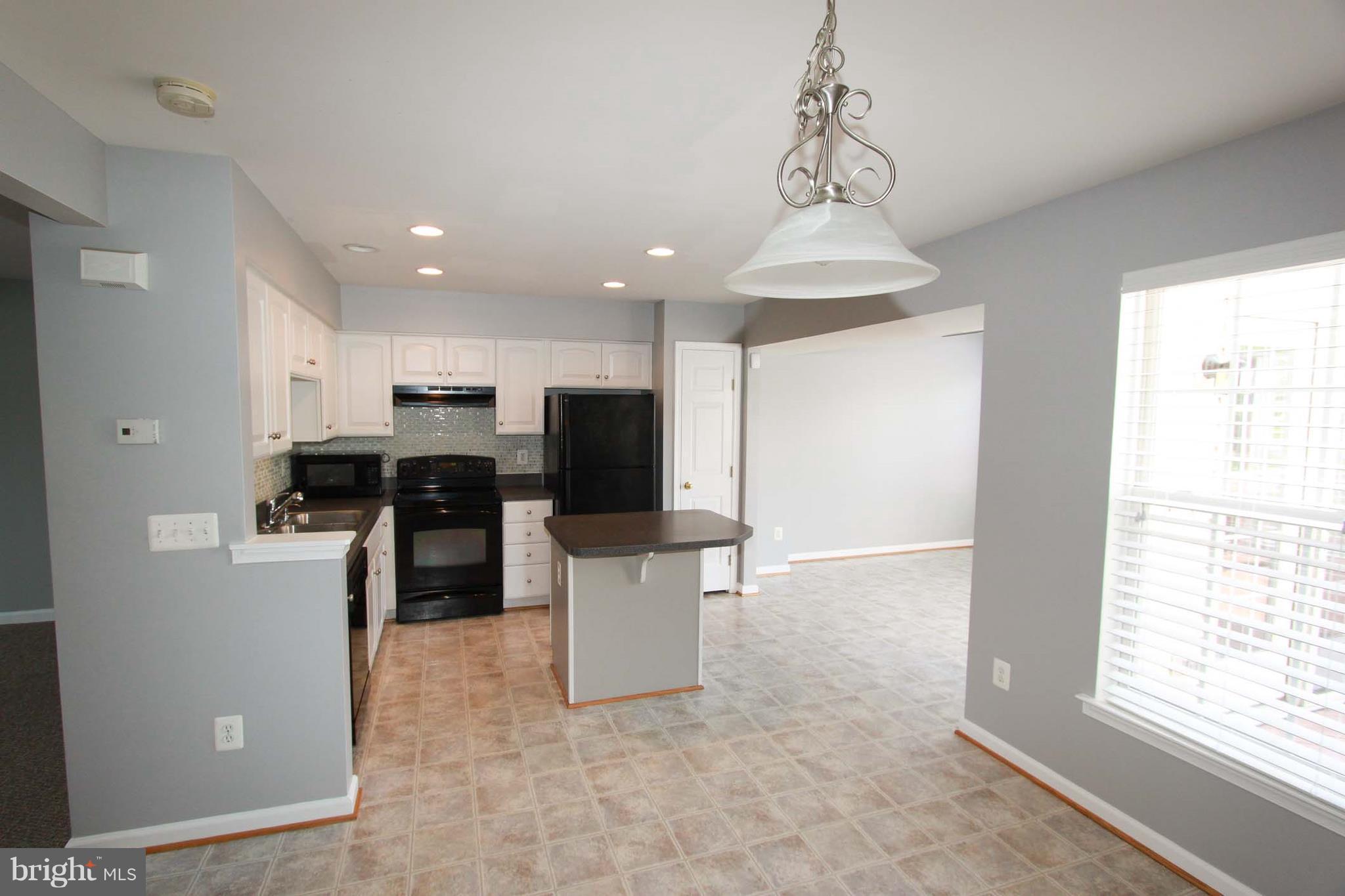 LAKELAND PLACE - Residential Lease