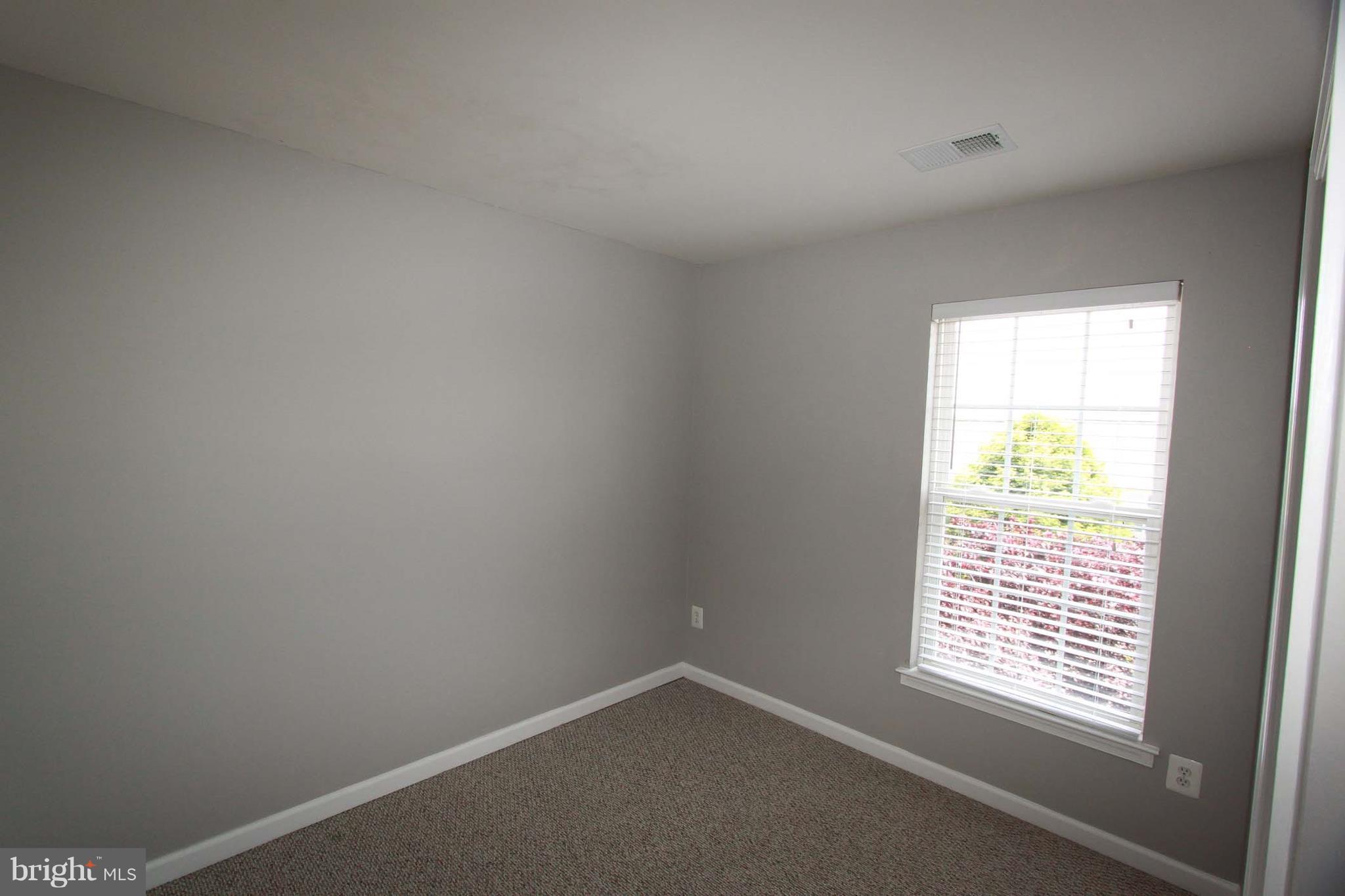 LAKELAND PLACE - Residential Lease