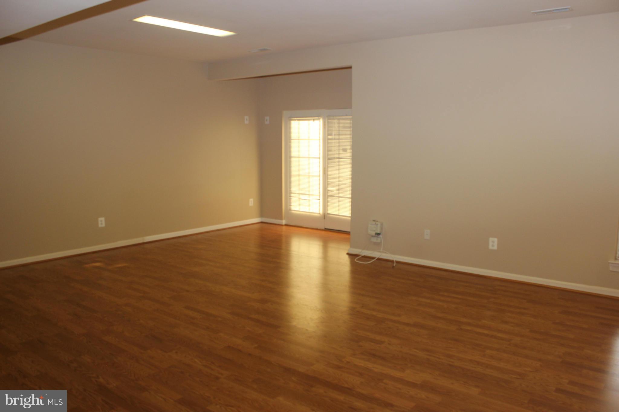 LOUDOUN VALLEY ESTATES - Residential Lease