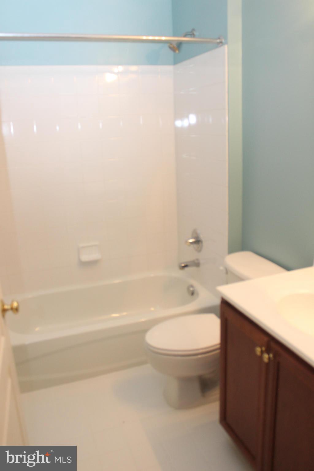 LOUDOUN VALLEY ESTATES - Residential Lease