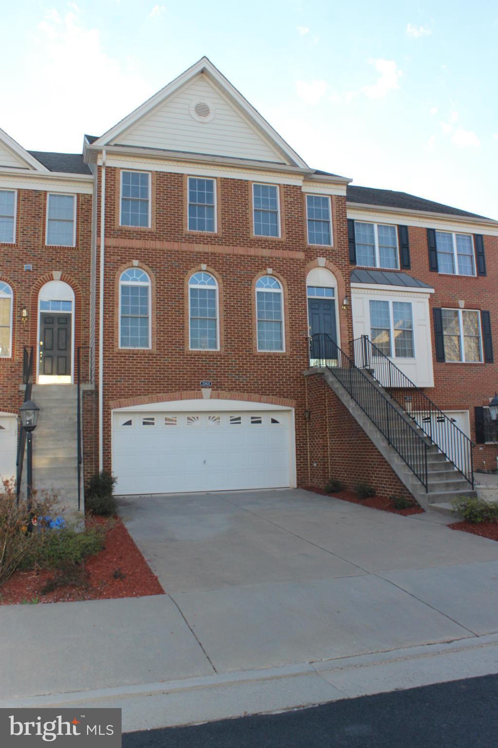 LOUDOUN VALLEY ESTATES - Residential Lease