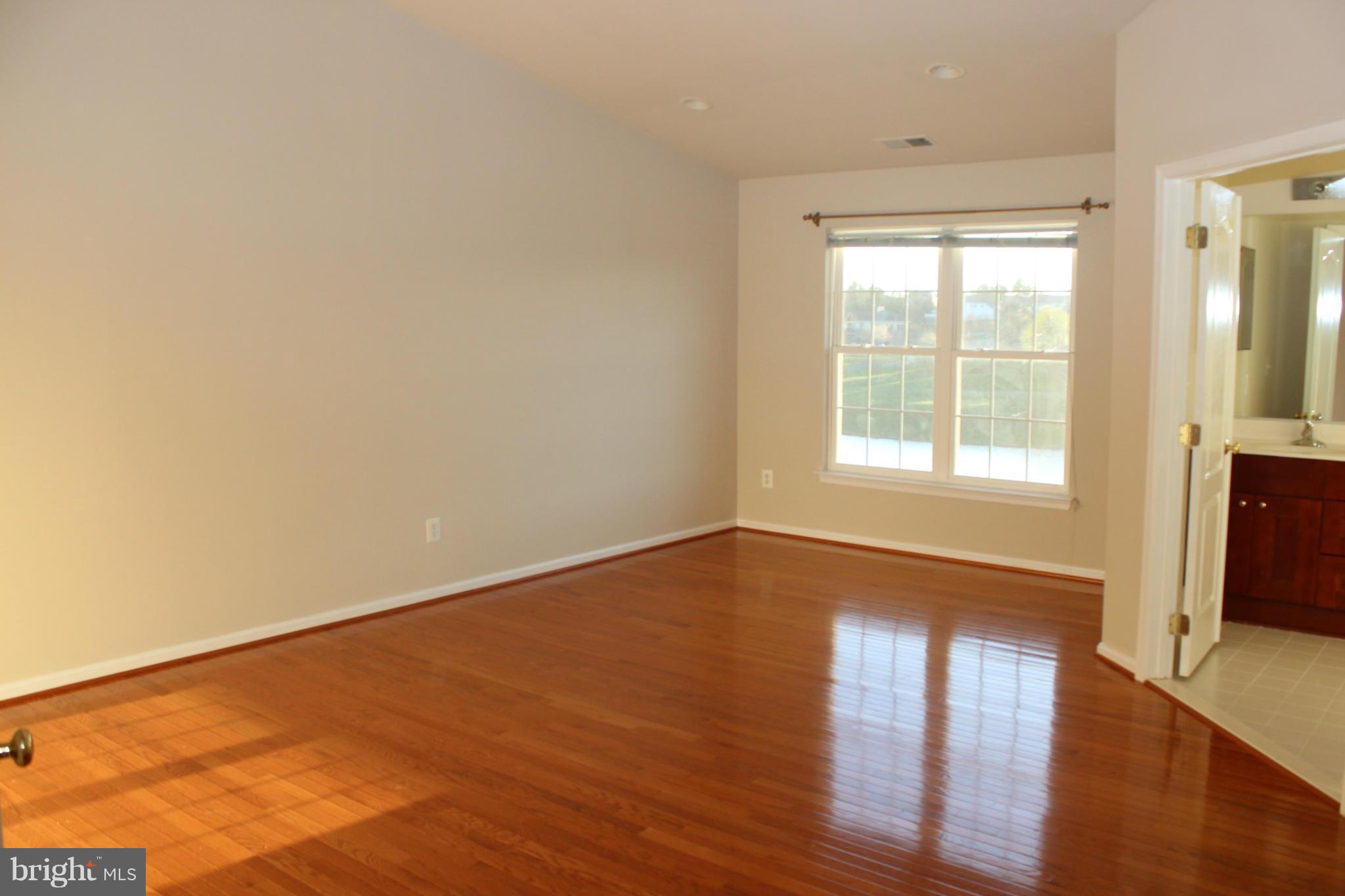 LOUDOUN VALLEY ESTATES - Residential Lease