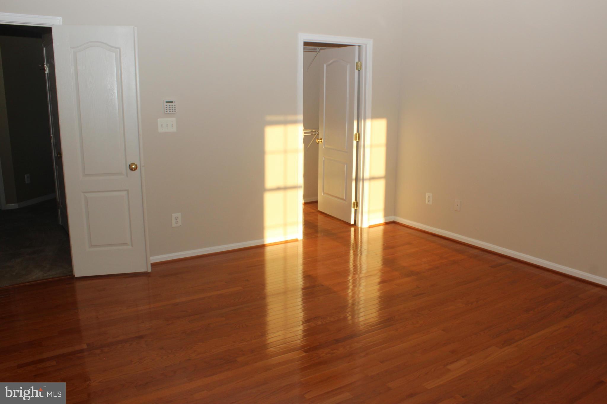 LOUDOUN VALLEY ESTATES - Residential Lease