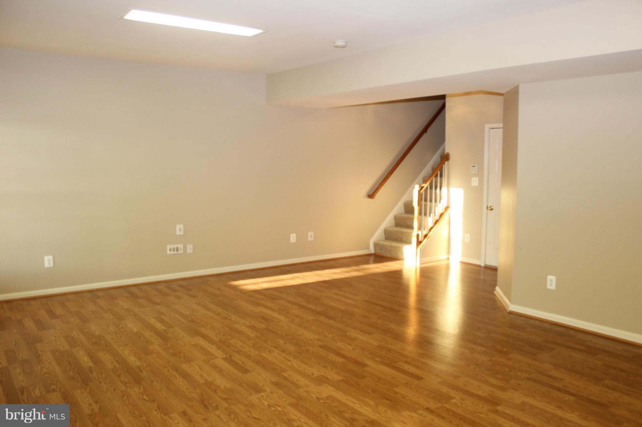 LOUDOUN VALLEY ESTATES - Residential Lease