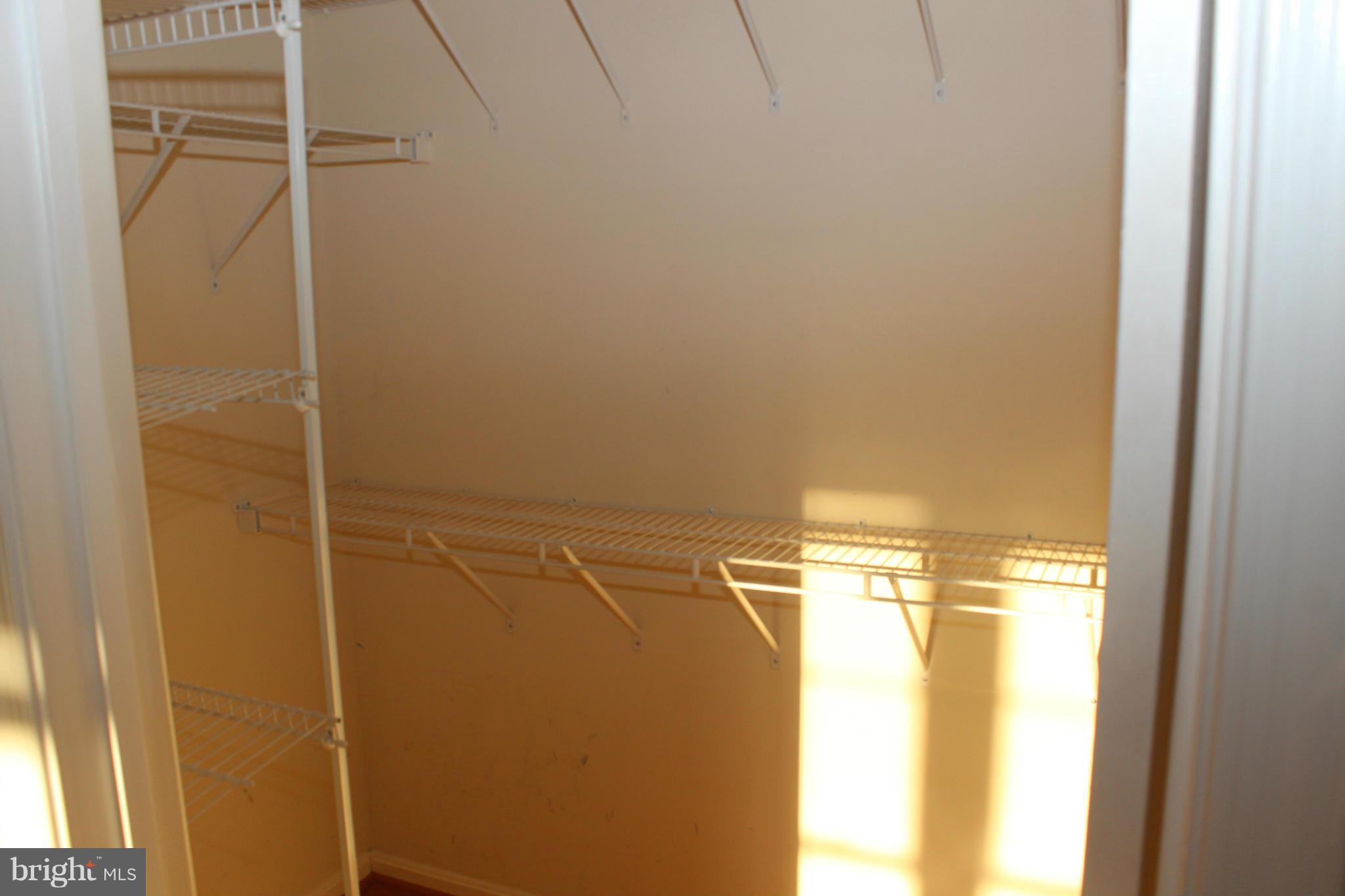 LOUDOUN VALLEY ESTATES - Residential Lease