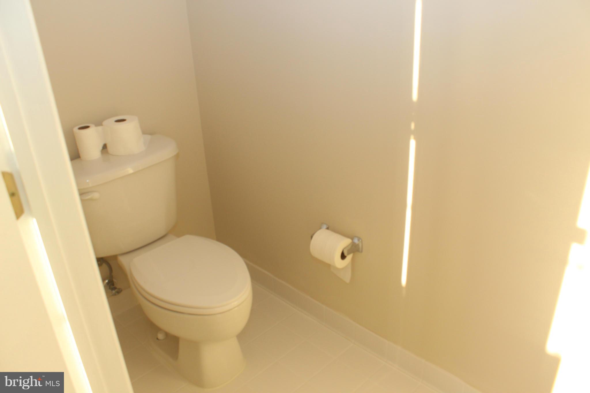 LOUDOUN VALLEY ESTATES - Residential Lease