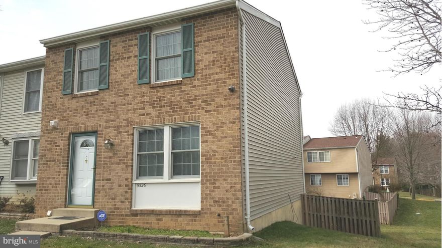 Super Clean End Unit Townhouse with Extended Fenced Backyard. Excellent condition & Freshly painted. Granite Counters, Maple Cabinets & tons of storage space with add'l built in counter/cabinets.  Bamboo Hardwood Floors,  Ceramic in the baths and kitchen. Ceiling Fans in all bedrooms. Pull Down Attic Stairs, New Roof in 2015 Cardinal Title for closing=free 2/10 warranty