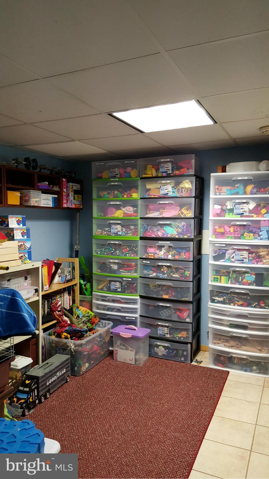 WHITFIELD GREEN - Residential