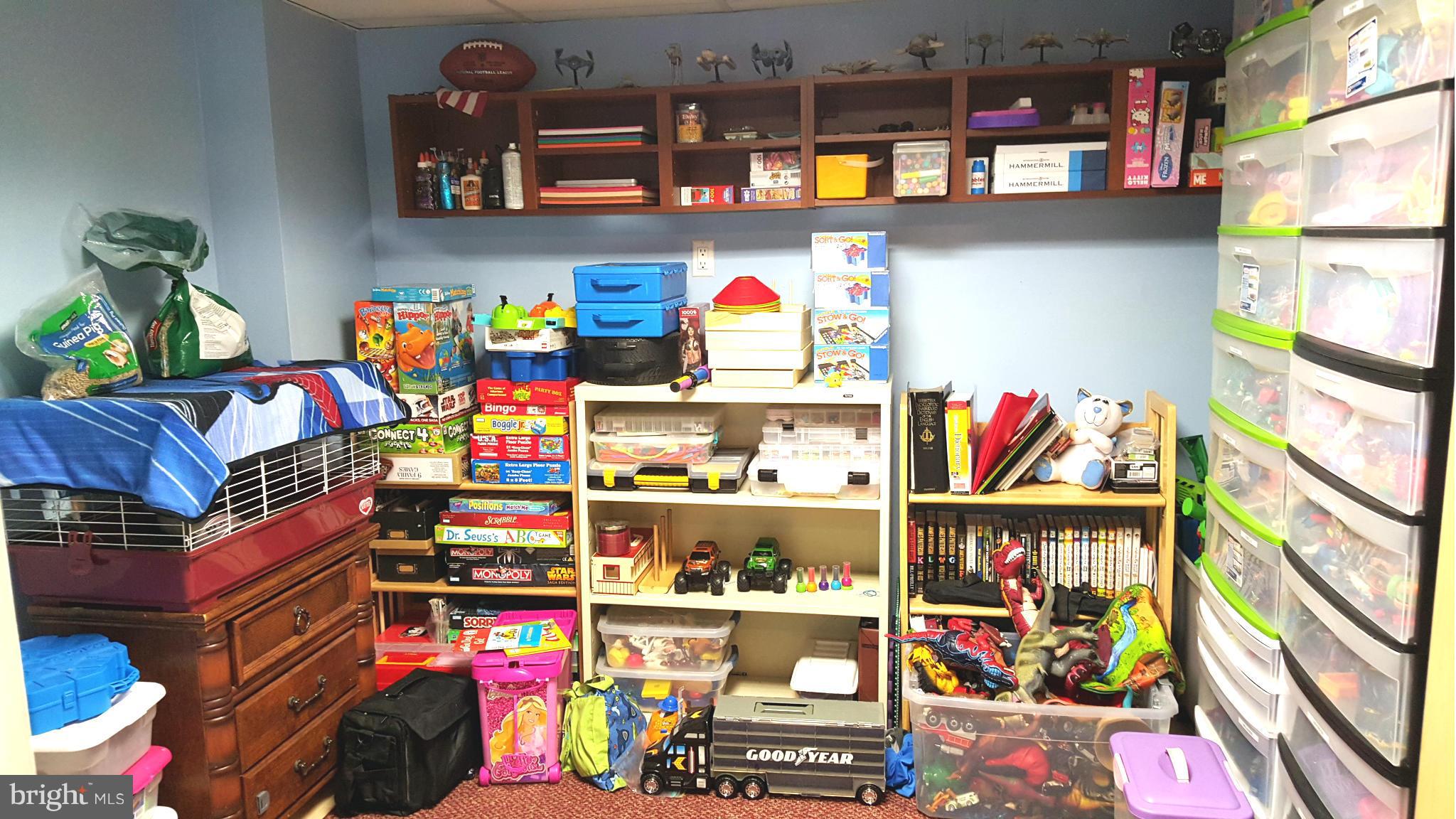 WHITFIELD GREEN - Residential