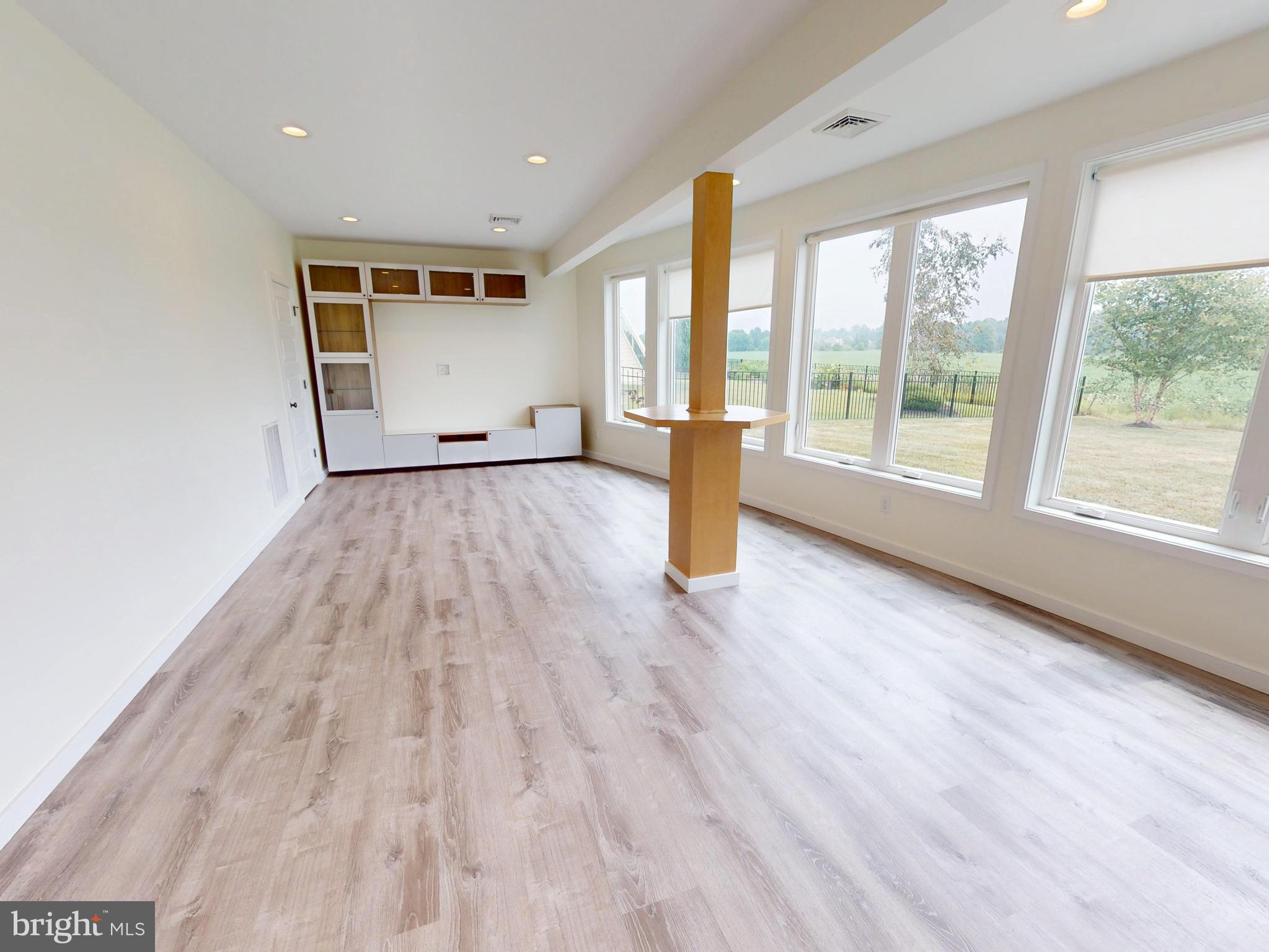 ROCKEY RIDGE - Residential