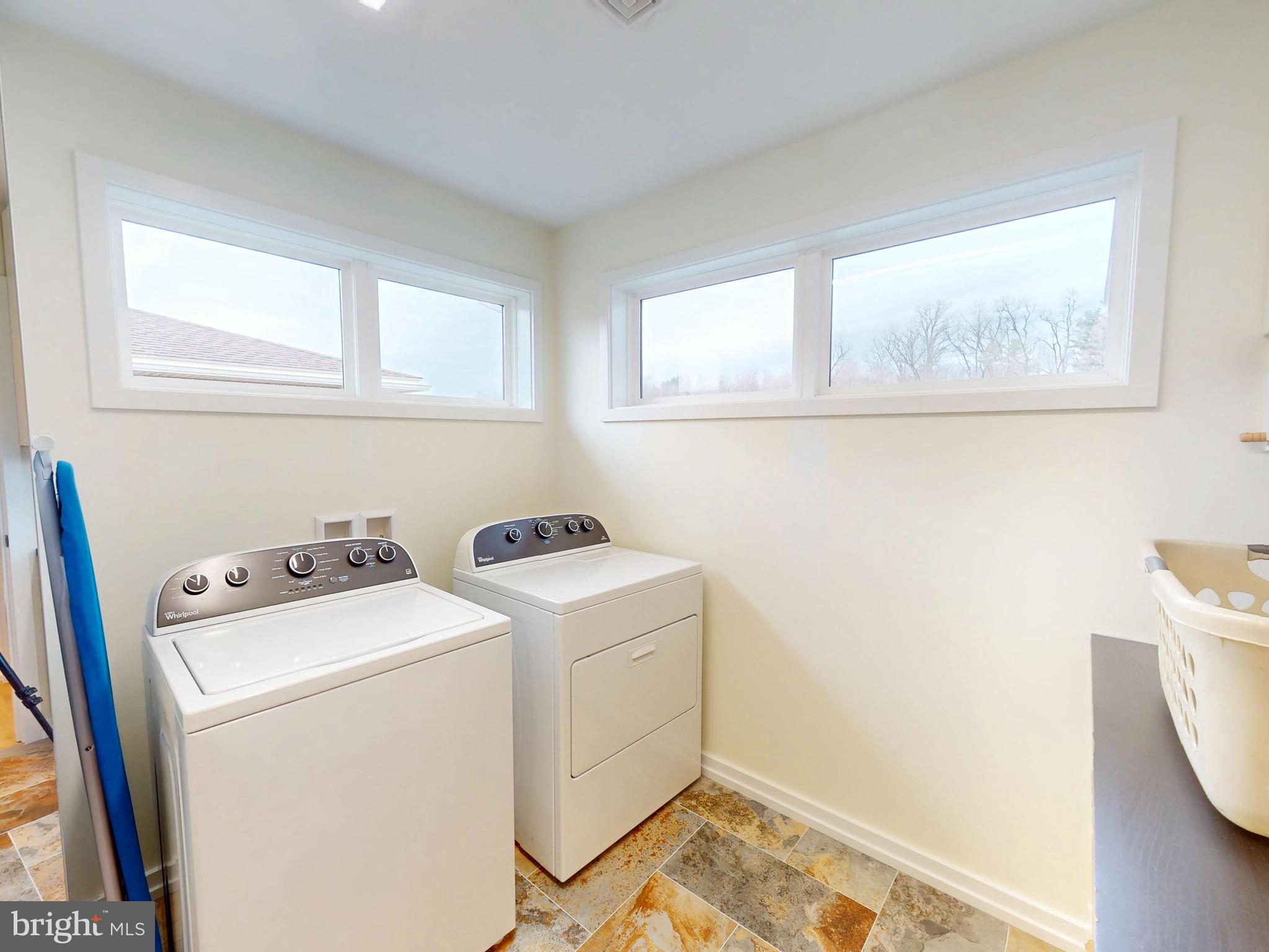 ROCKEY RIDGE - Residential