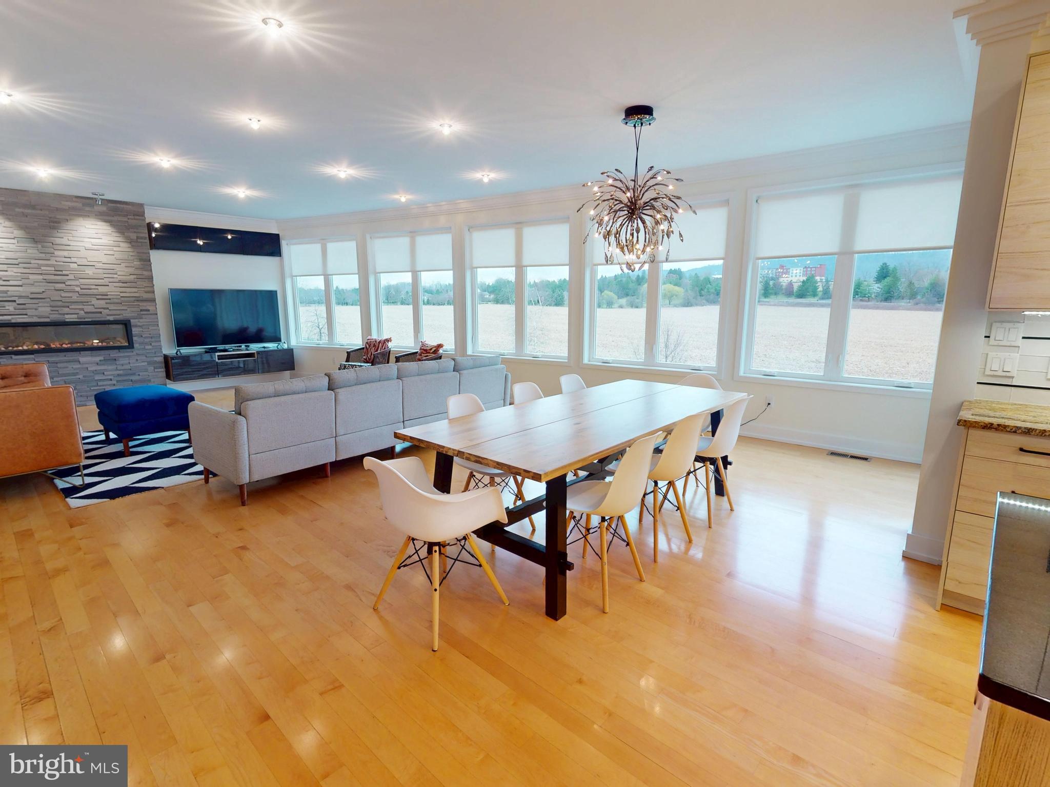 ROCKEY RIDGE - Residential