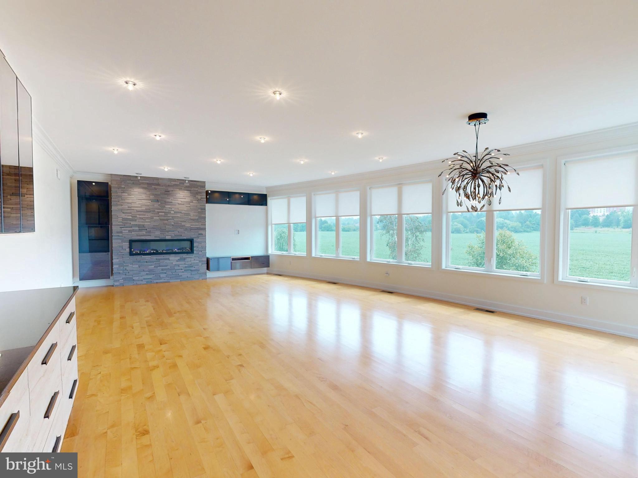 ROCKEY RIDGE - Residential