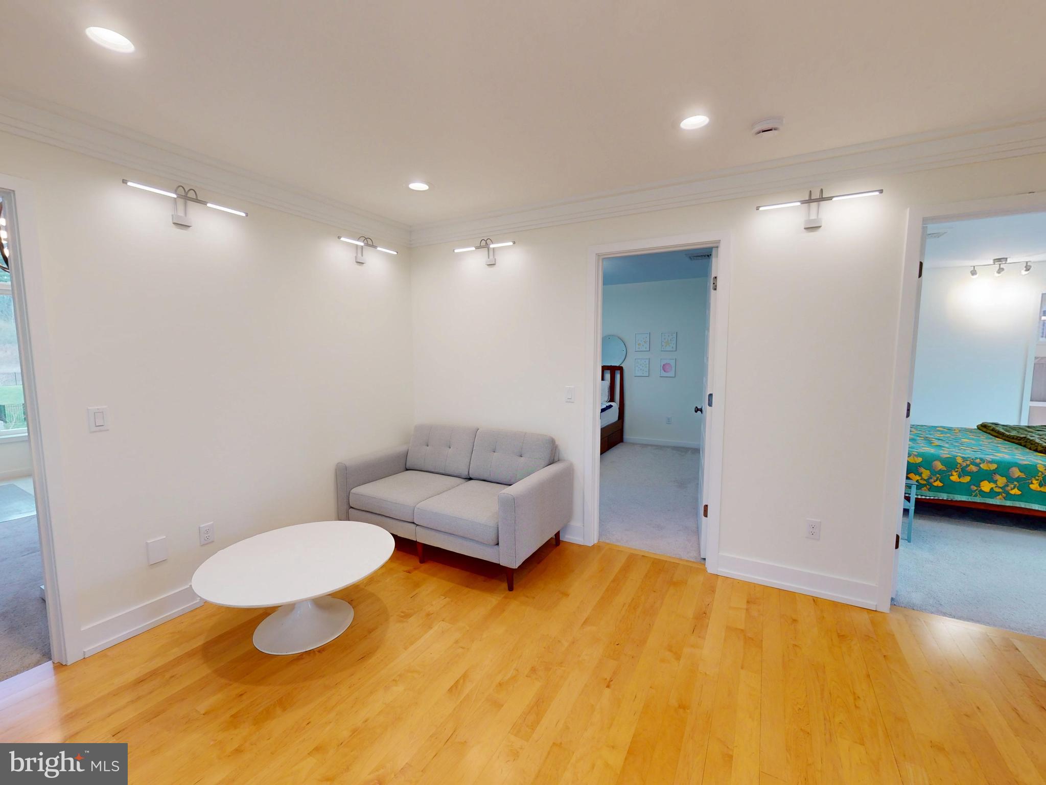 ROCKEY RIDGE - Residential