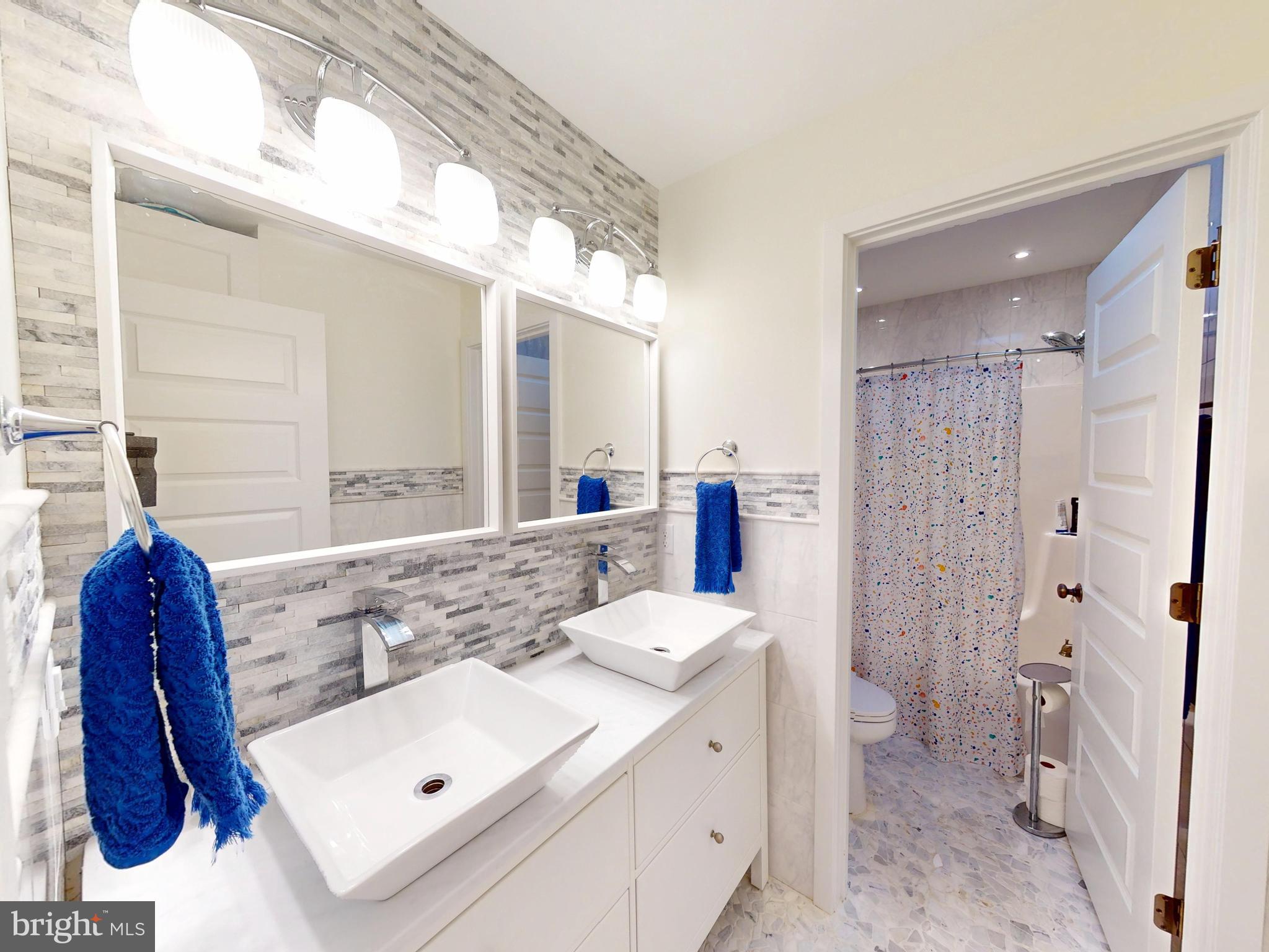 ROCKEY RIDGE - Residential