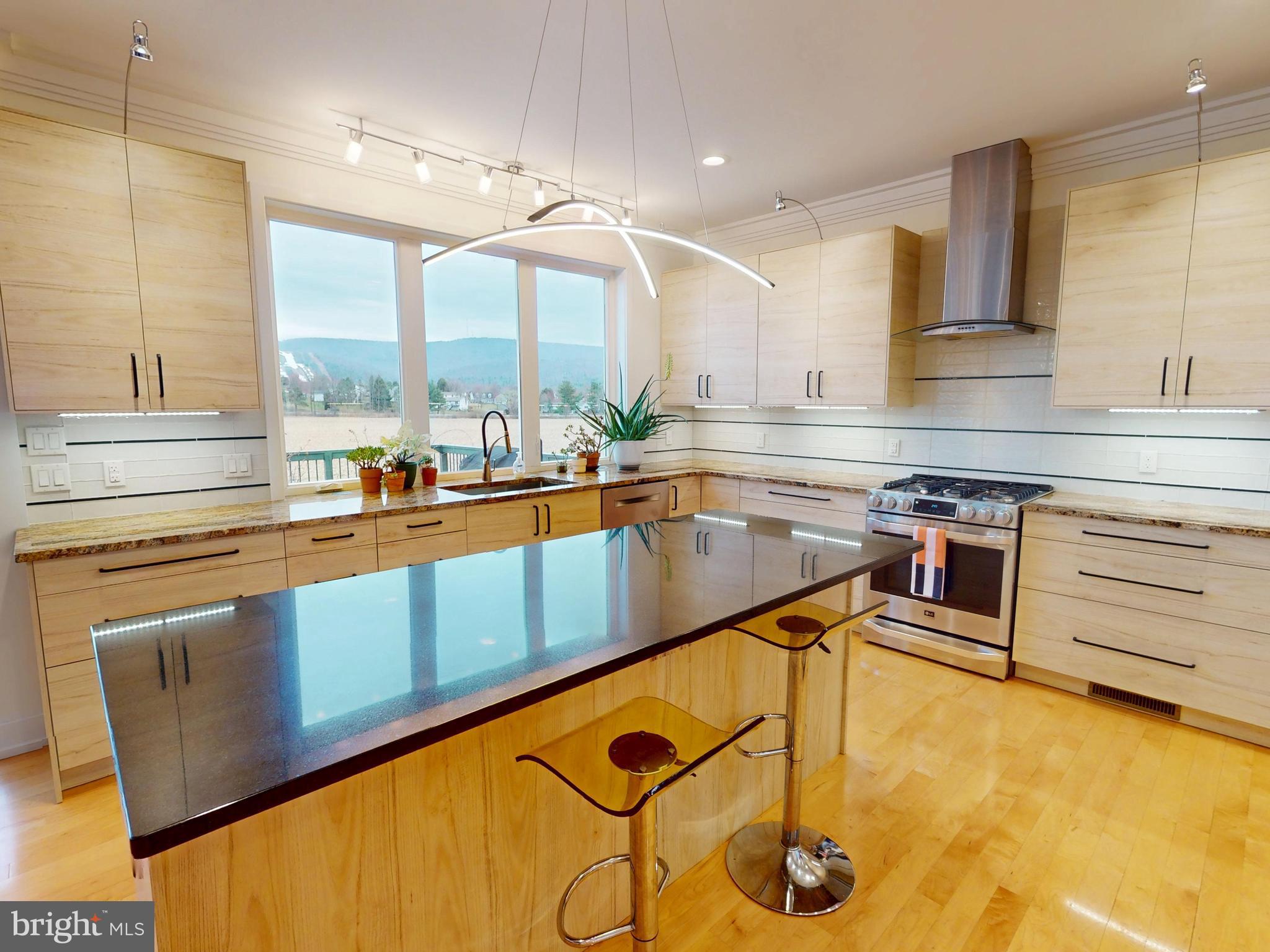 ROCKEY RIDGE - Residential