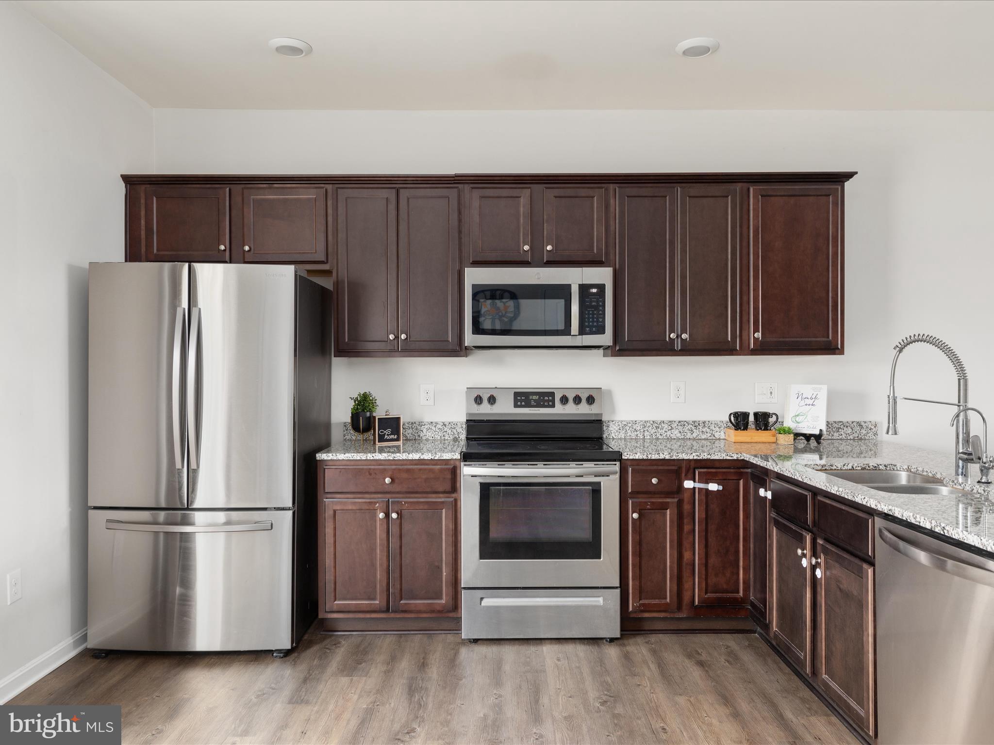 BERKELEY RIDGE - Residential