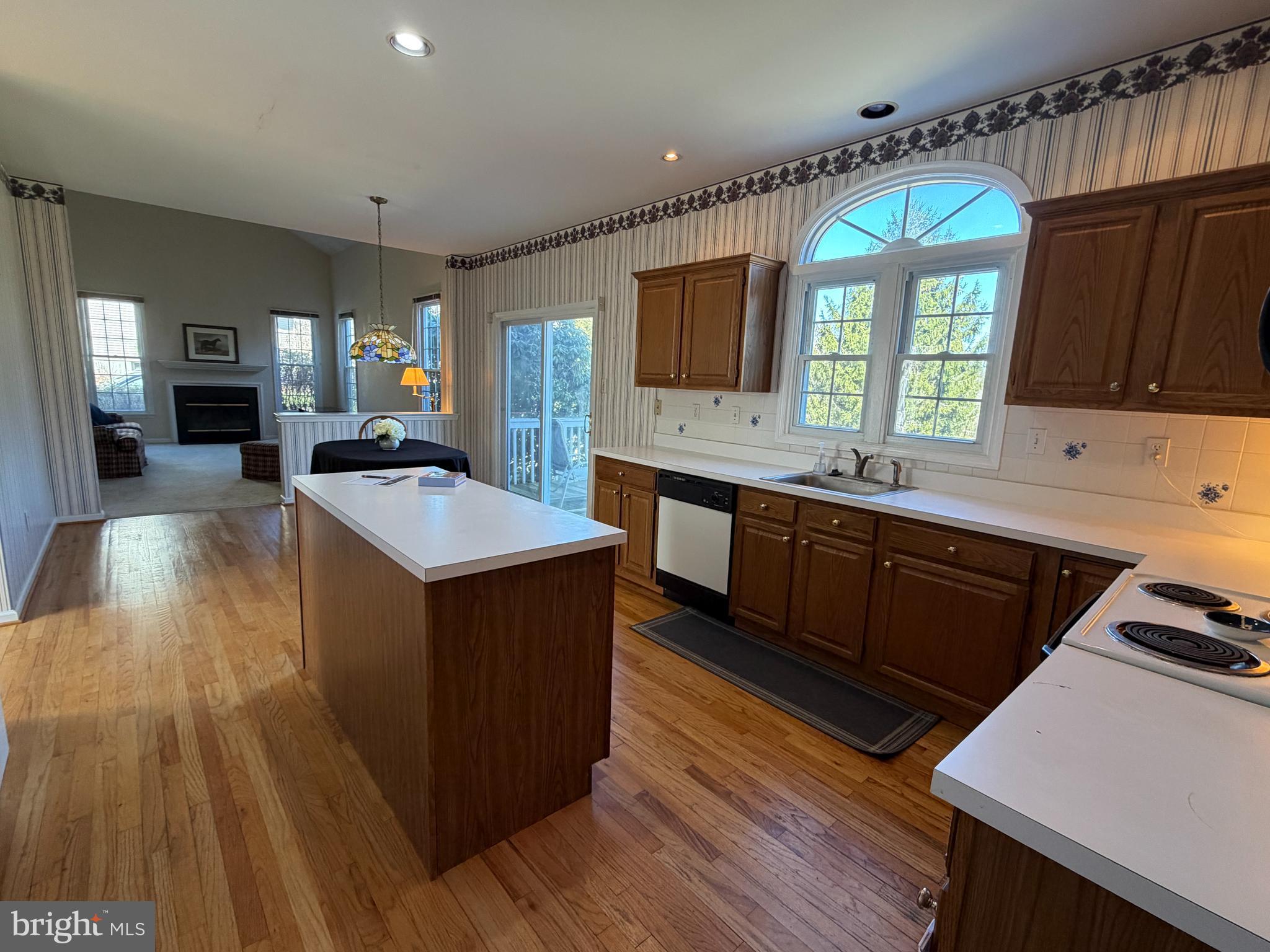 ASHLEA - Residential