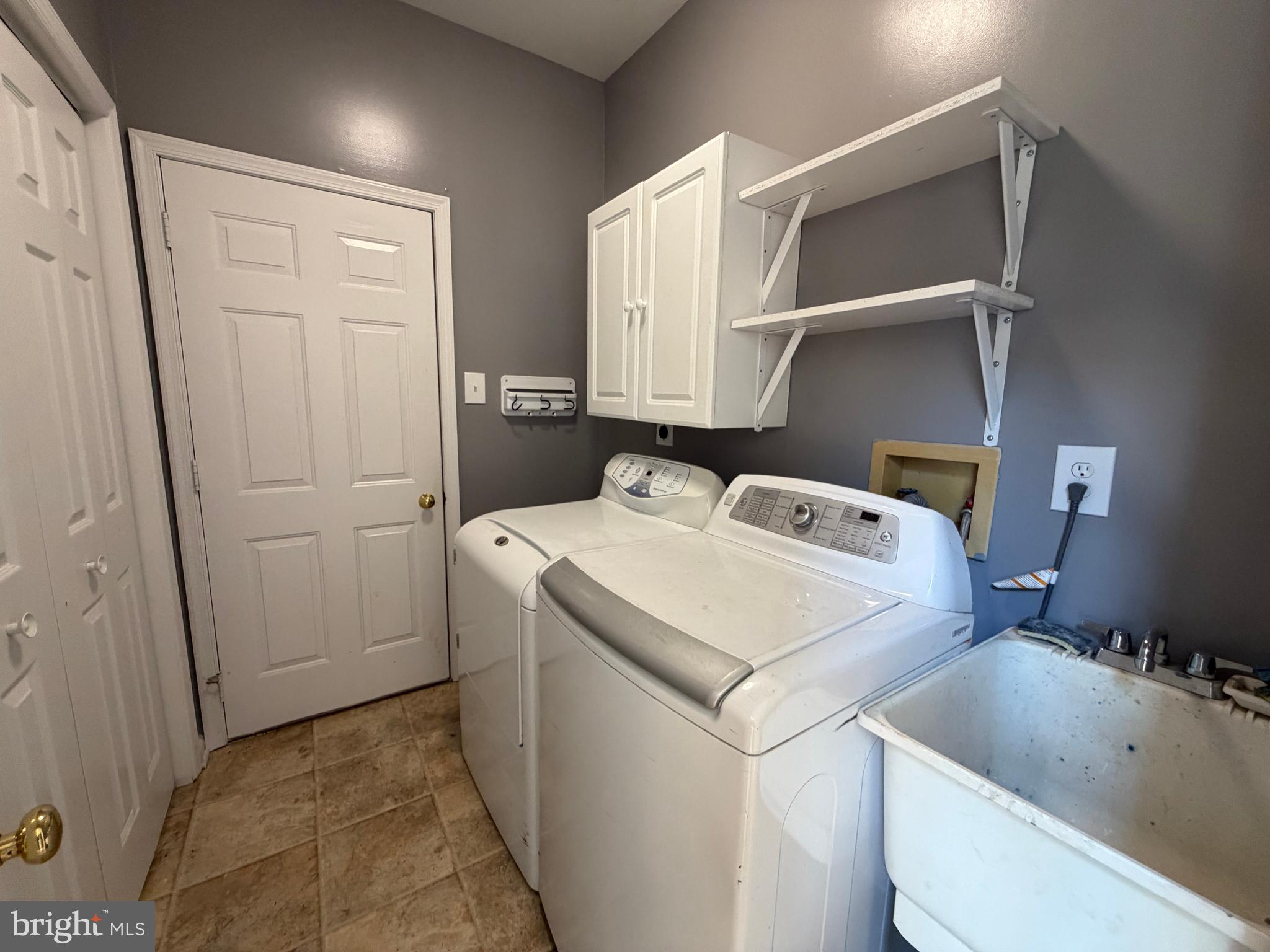 ASHLEA - Residential