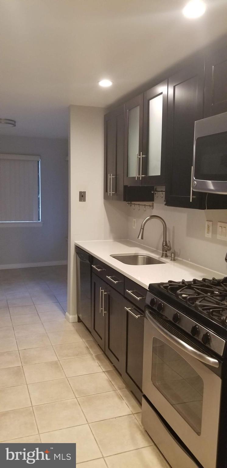 FAIRFIELD COMMONS - Residential Lease