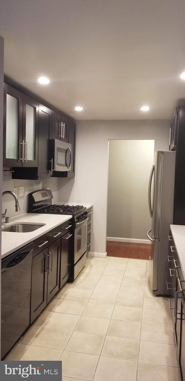 FAIRFIELD COMMONS - Residential Lease