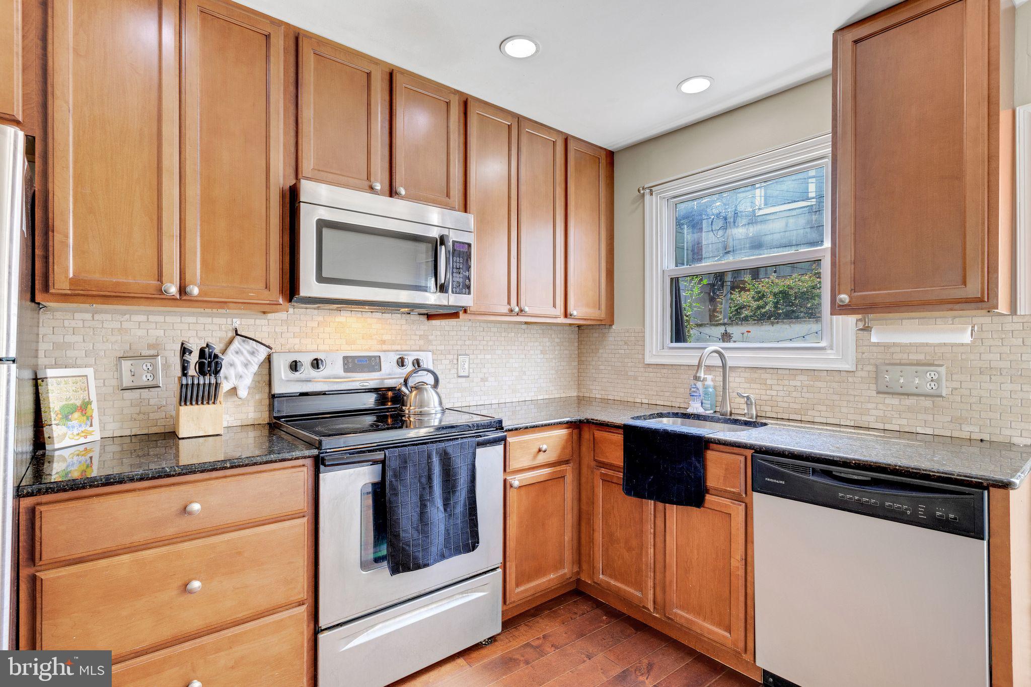 LOWER MOYAMENSING - Residential