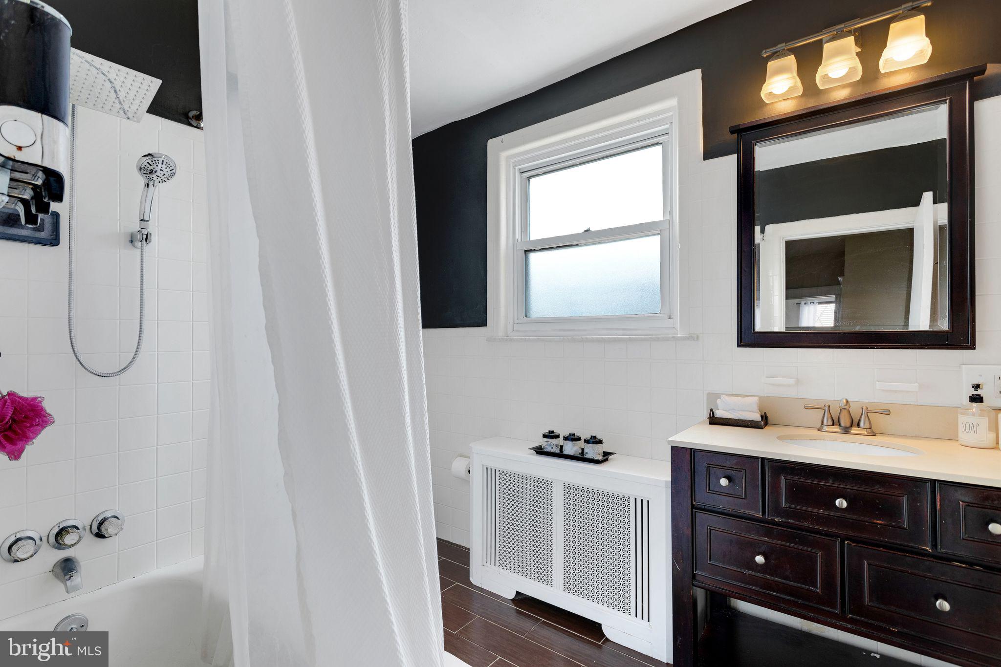 LOWER MOYAMENSING - Residential