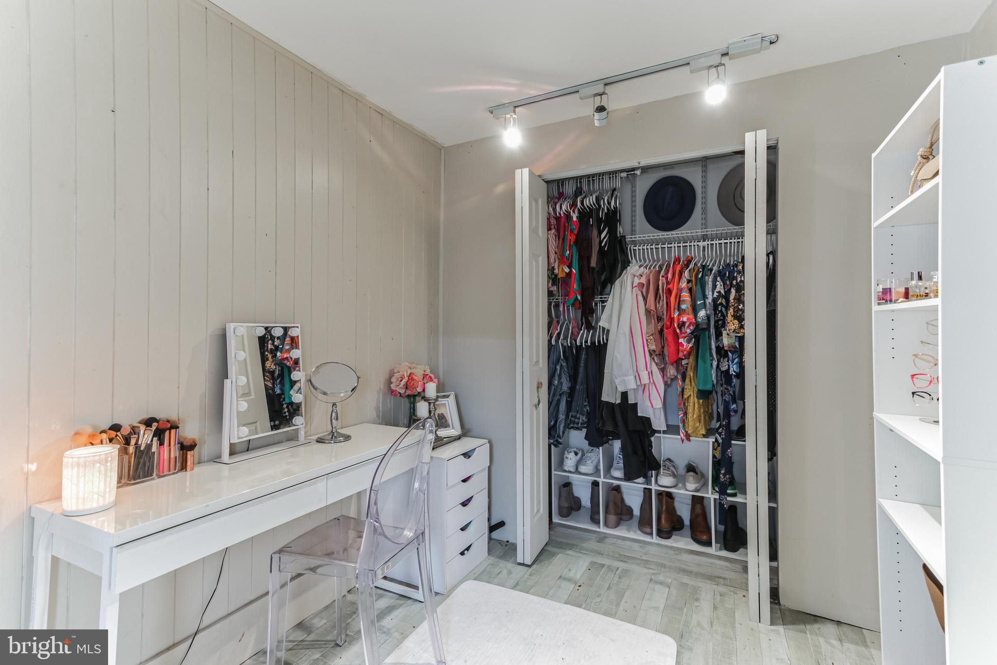 LOWER MOYAMENSING - Residential