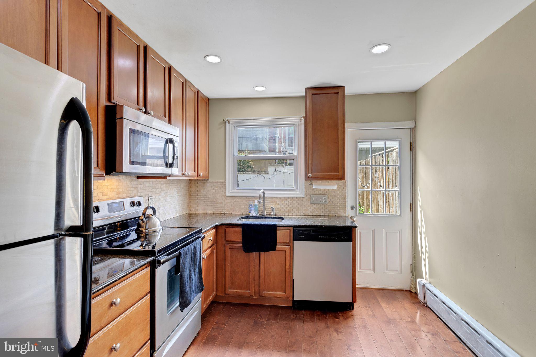 LOWER MOYAMENSING - Residential