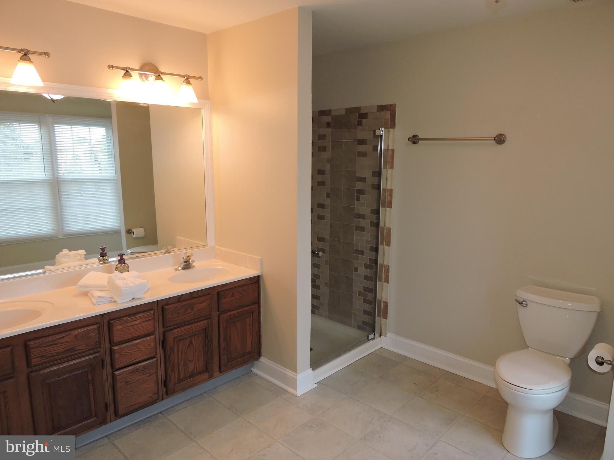 OAKENSHAW - Residential