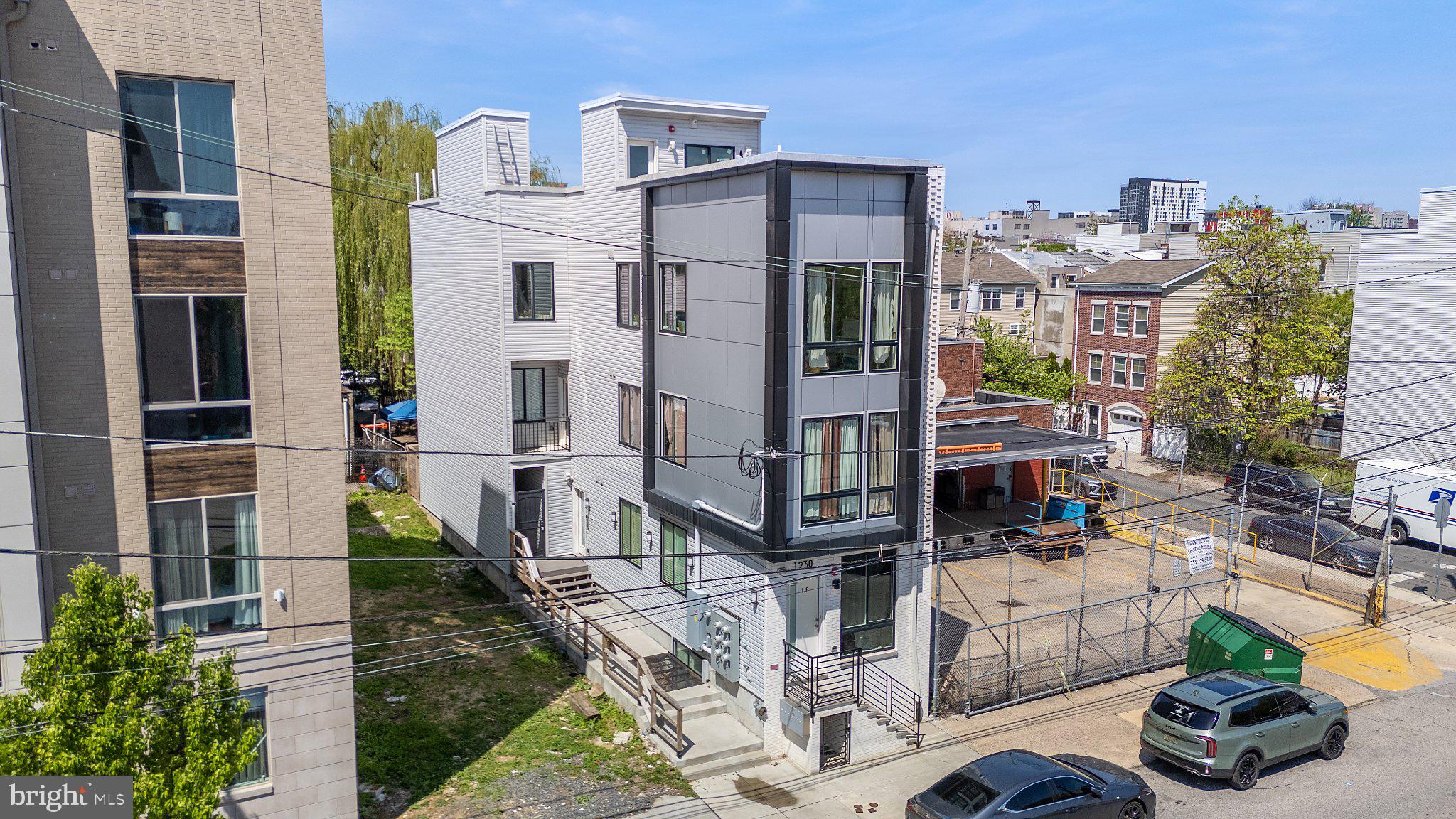 1230 N MARSHALL STREET