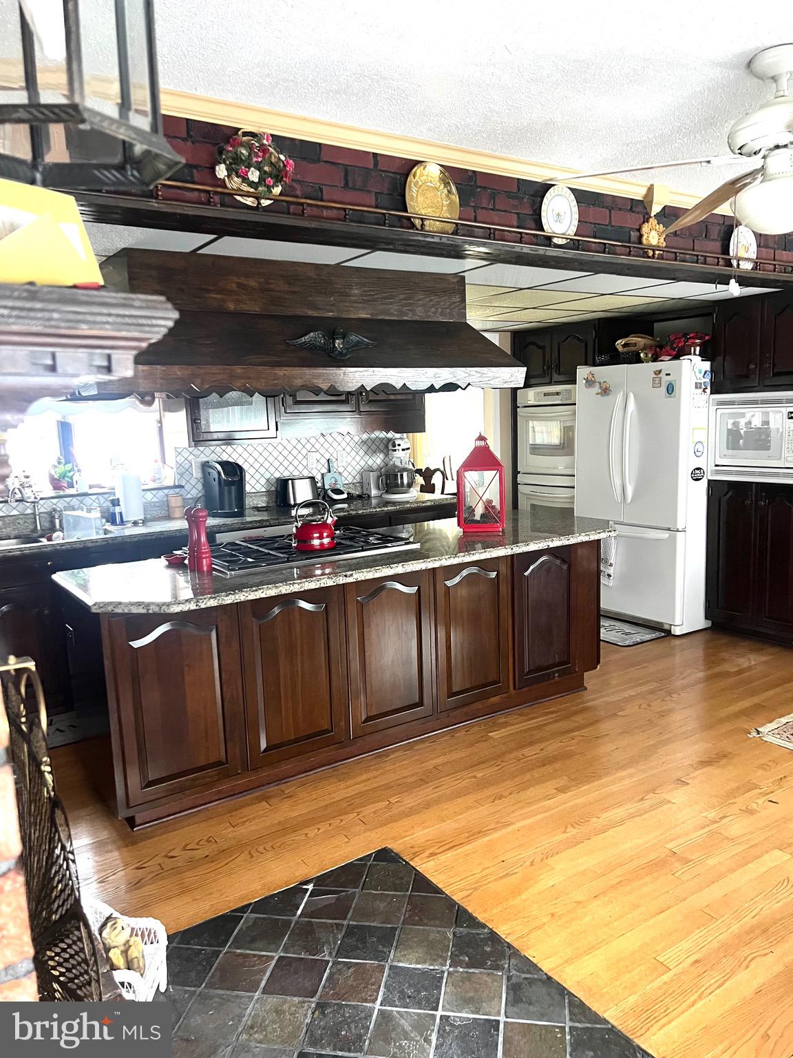 BOND MILL PARK - Residential