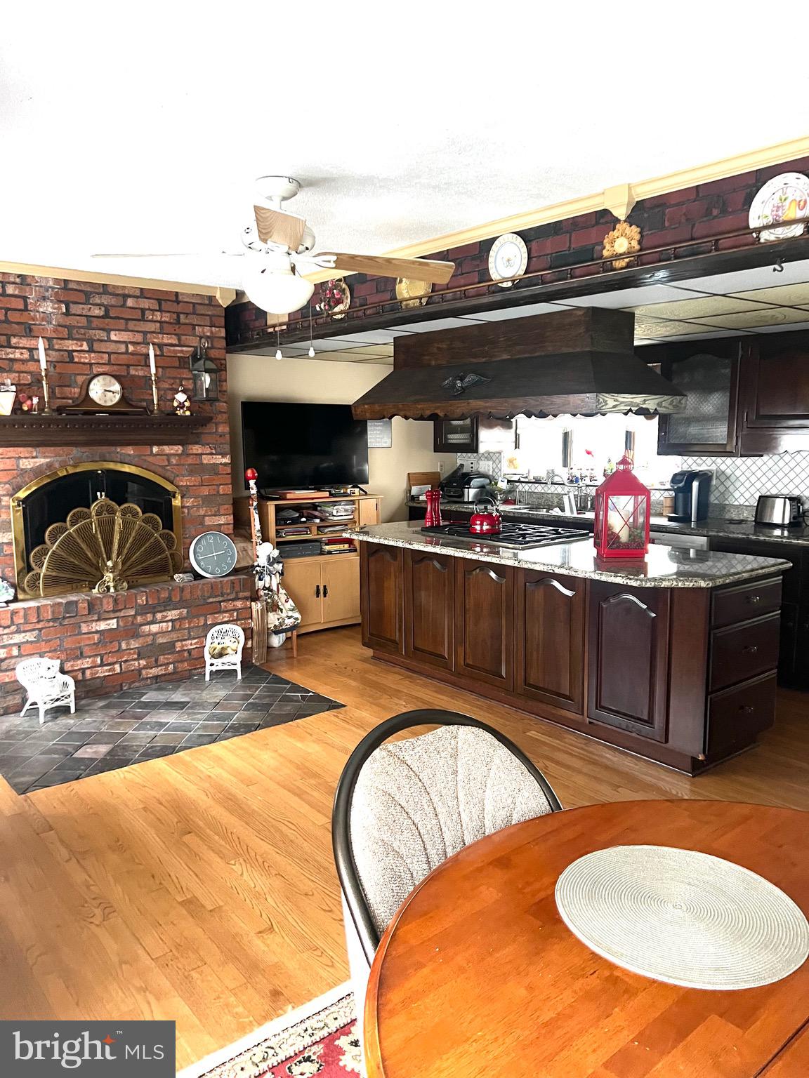 BOND MILL PARK - Residential