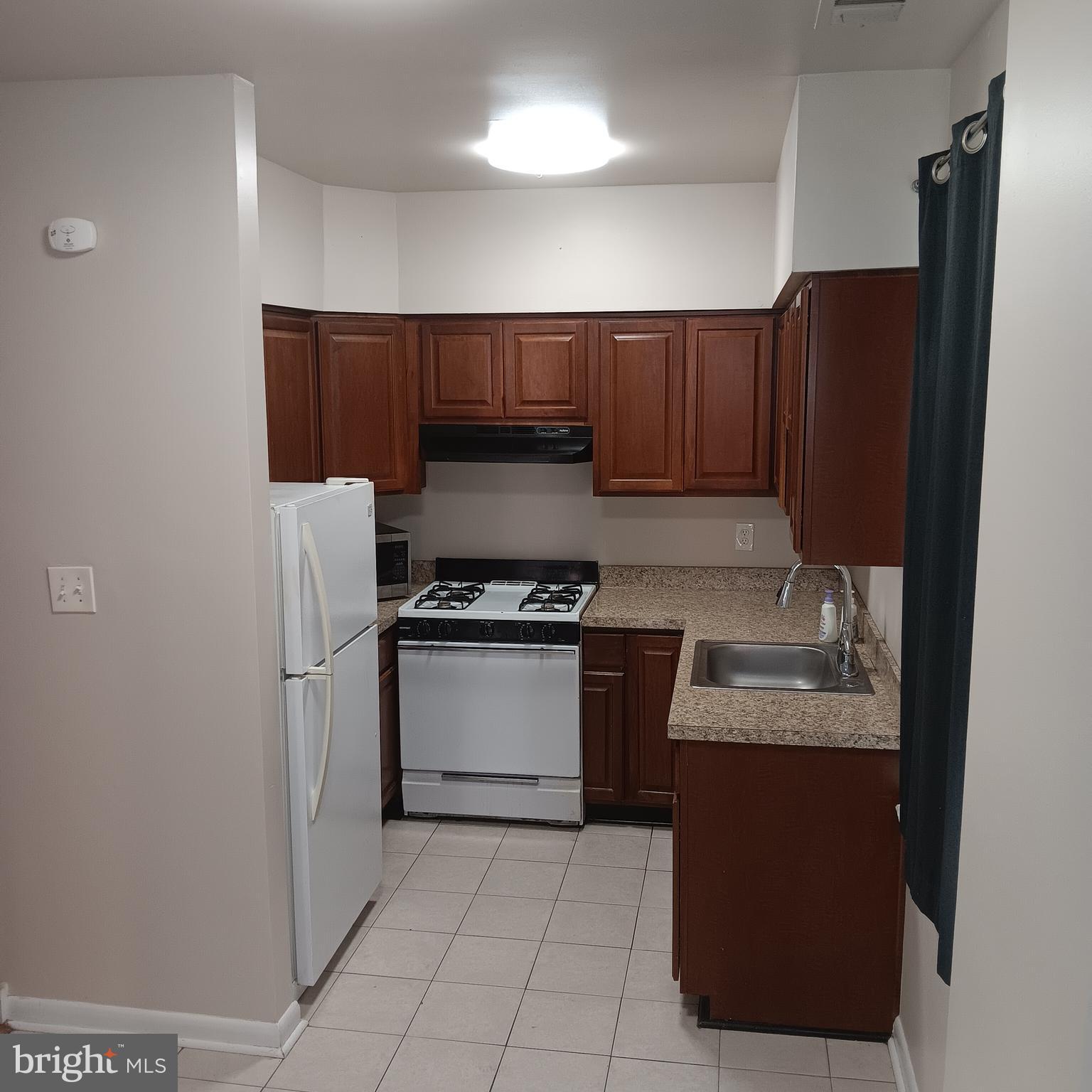 1734 W DIAMOND STREET 2