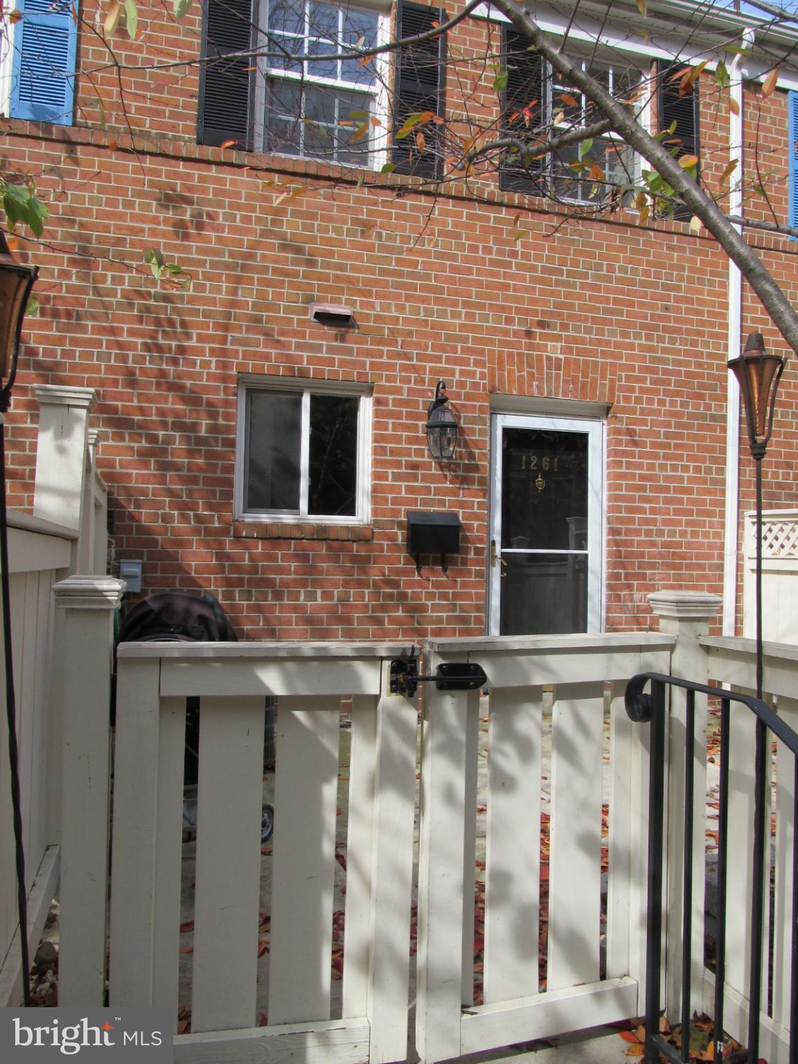 PARKSIDE AT ALEXANDRIA - Residential Lease