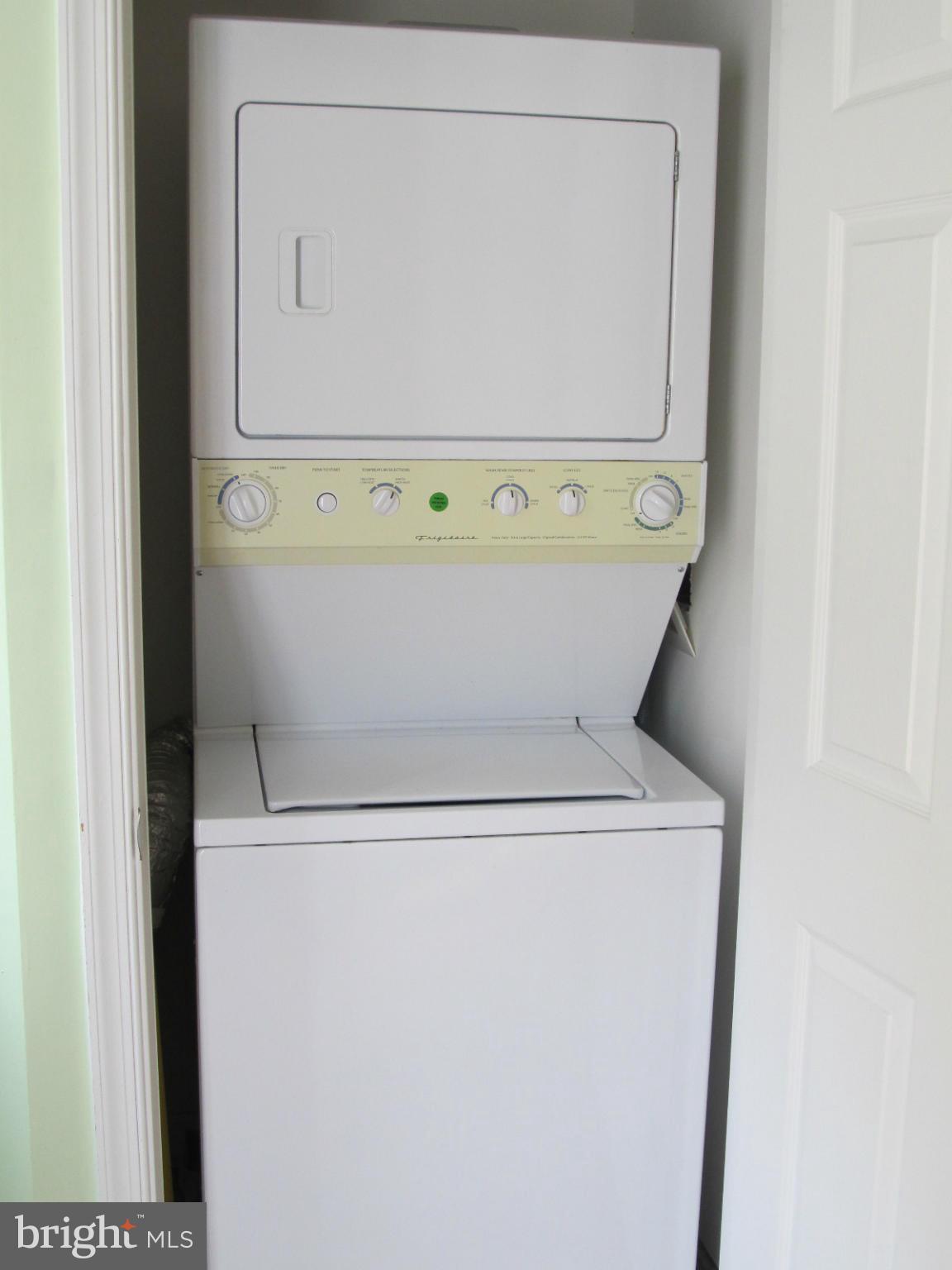 PARKSIDE AT ALEXANDRIA - Residential Lease