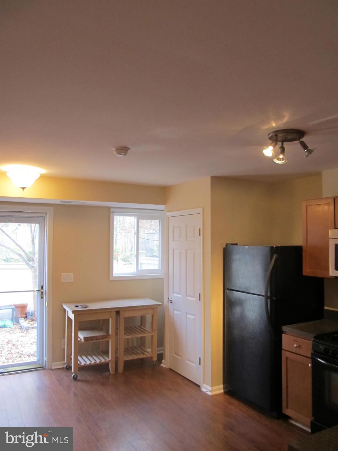 PARKSIDE AT ALEXANDRIA - Residential Lease