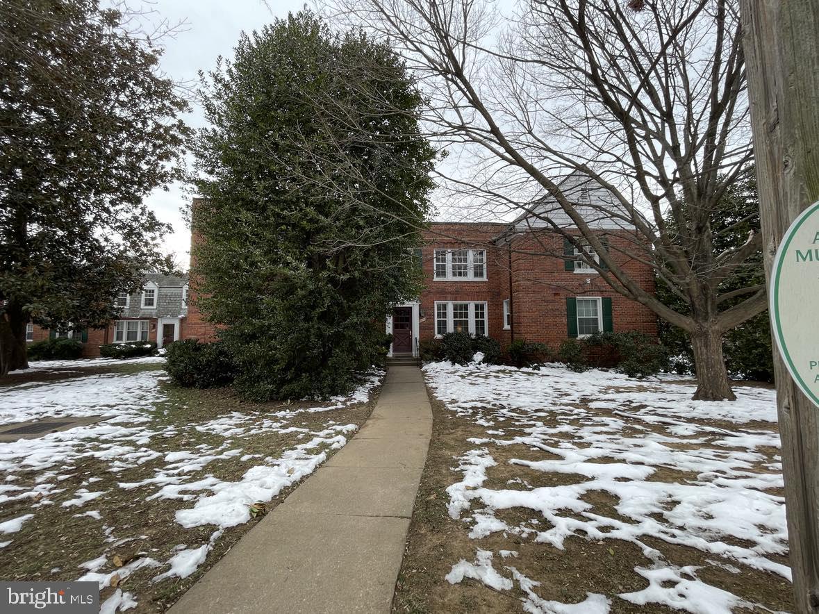 1736 QUEENS LANE 3-196