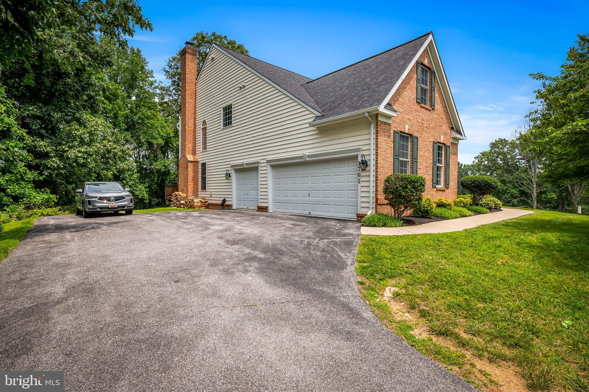 RIVER DOWNS - Residential