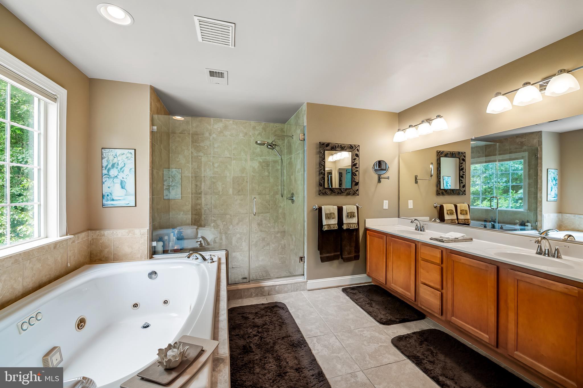 RIVER DOWNS - Residential