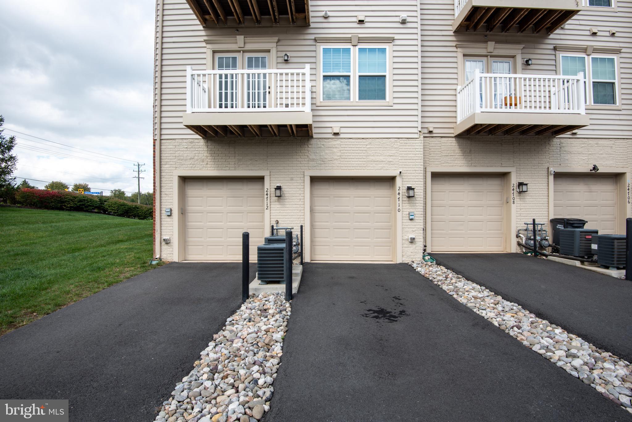 ARCOLA TOWN CENTER CONDO - Residential