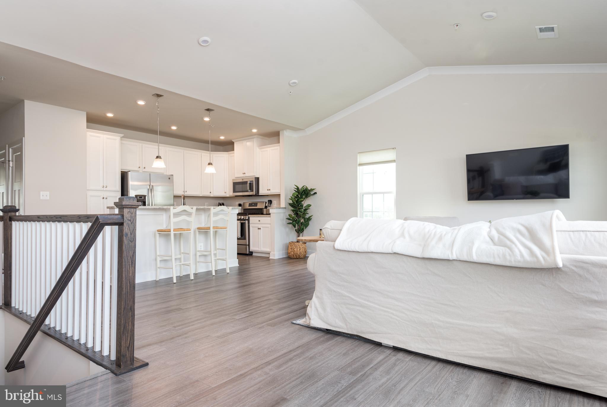 ARCOLA TOWN CENTER CONDO - Residential