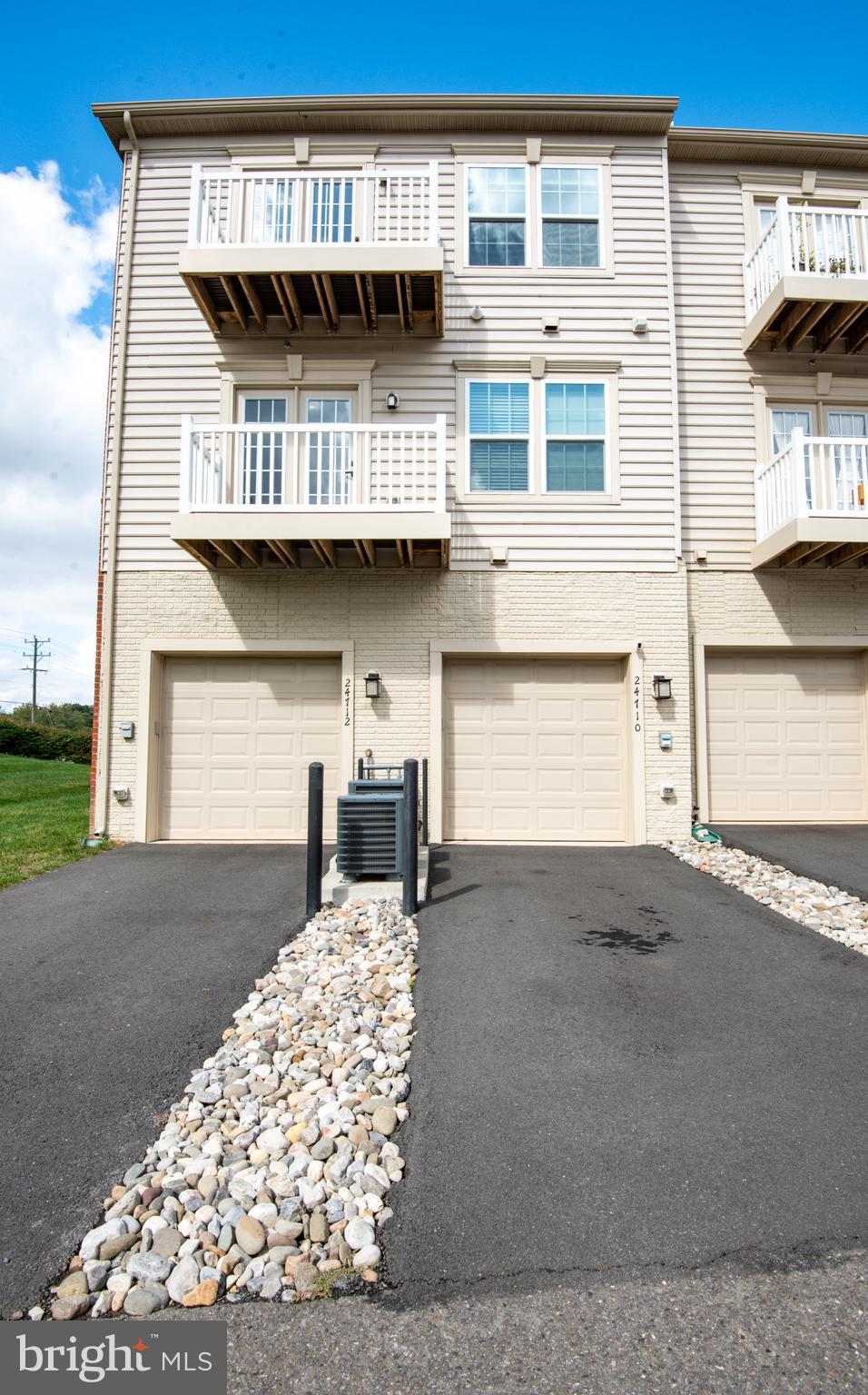 ARCOLA TOWN CENTER CONDO - Residential