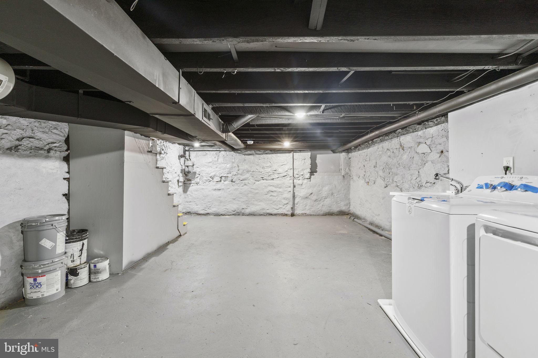 ALBEMARLE SQUARE - Residential