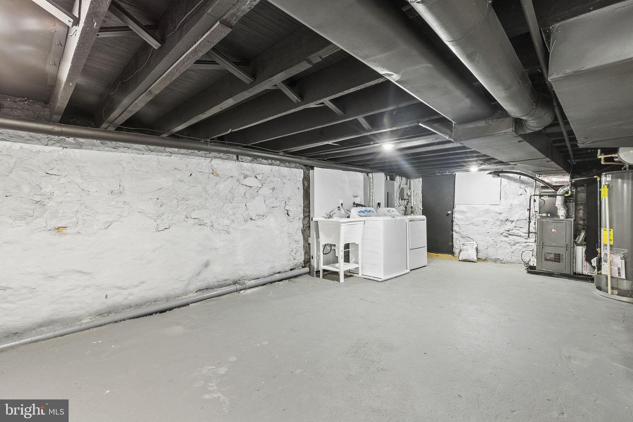 ALBEMARLE SQUARE - Residential