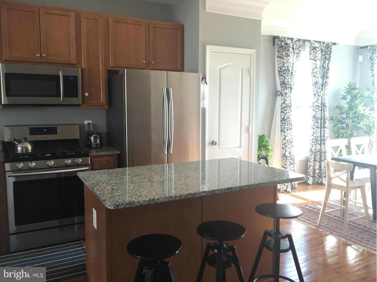 TRIANGLE HIGHLANDS CONDO - Residential