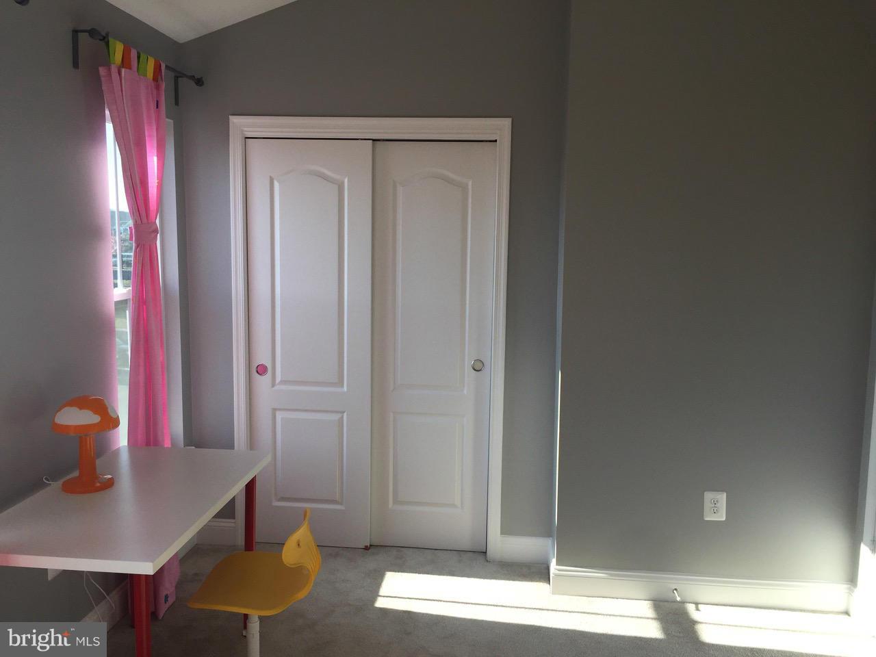 TRIANGLE HIGHLANDS CONDO - Residential